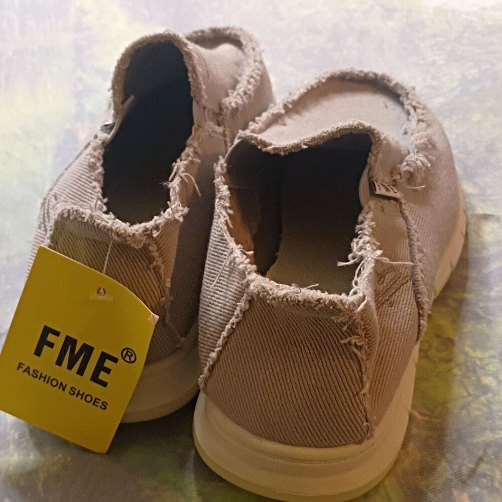 FME Fashion Shoes Womens 36 Slip On Canvas Loafers Taupe Distressed Daisy